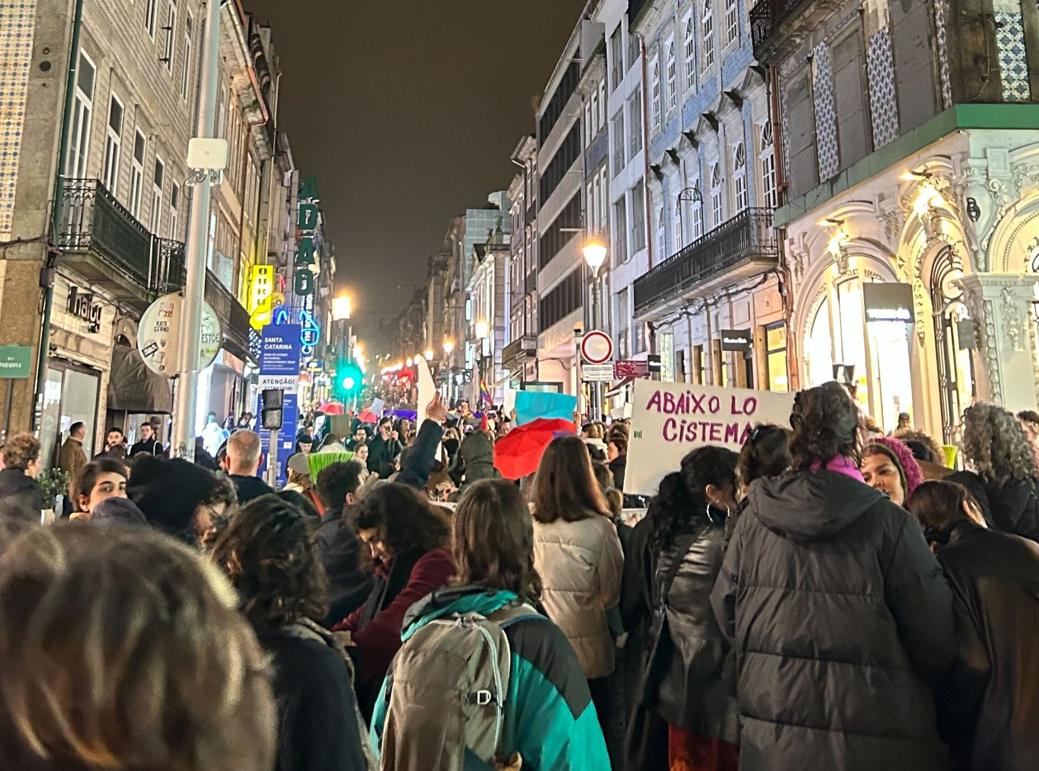 Fotografia da Marcha Dia da Mulher 2023 no Porto - LIVRE