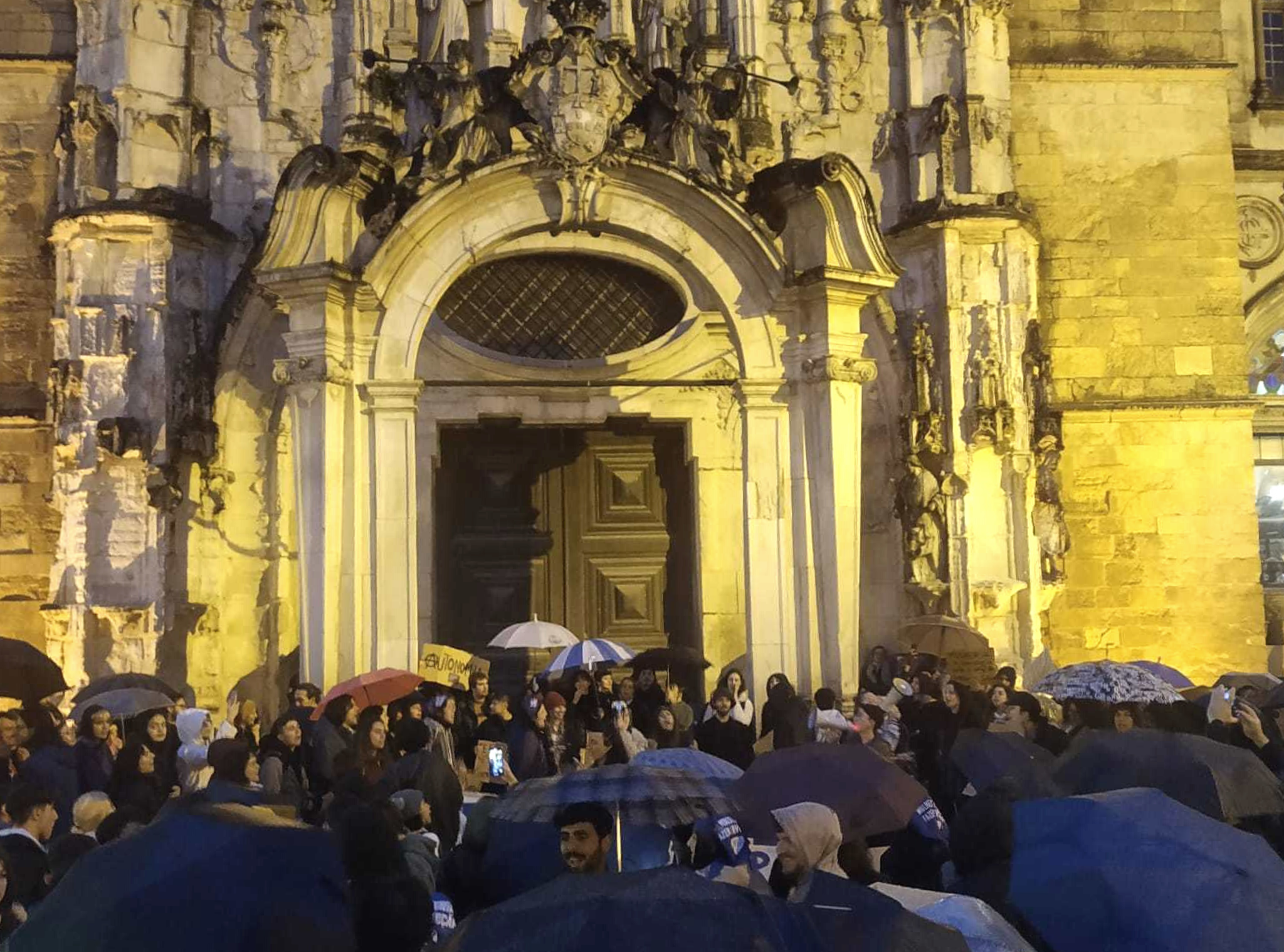 Fotografia da Marcha do Dia da Mulher de 2023 em Coimbra