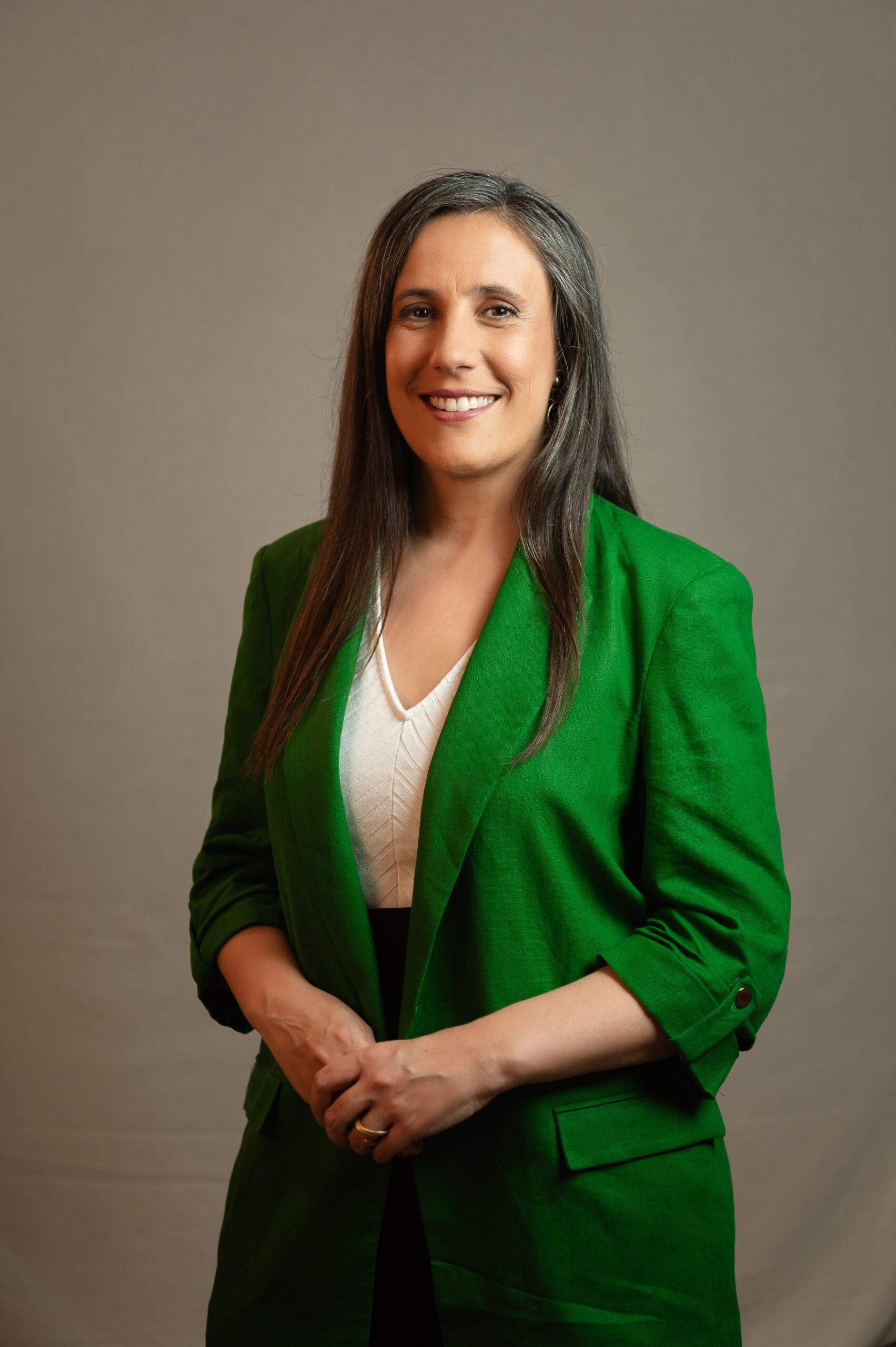 Retrato oficial da Co-Porta-Voz e Deputada do LIVRE Isabel Mendes Lopes